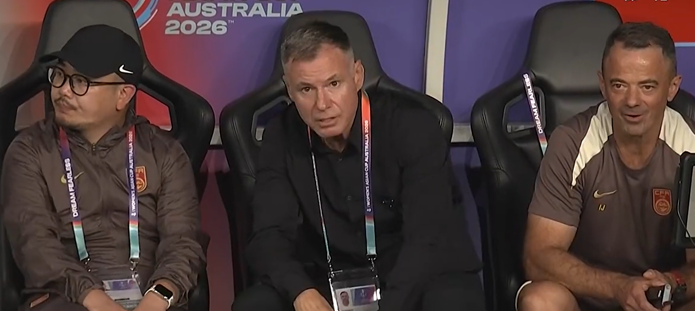 乐鱼官网-4-0变2-0！中国女足无缘反超朝鲜队，收2大坏消息：争第1名难了